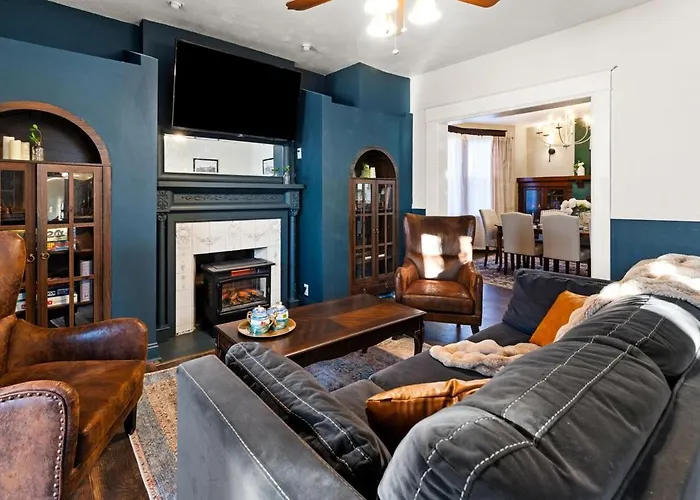 Ideal For Big Groups And Family Retreats! Sleeps 17