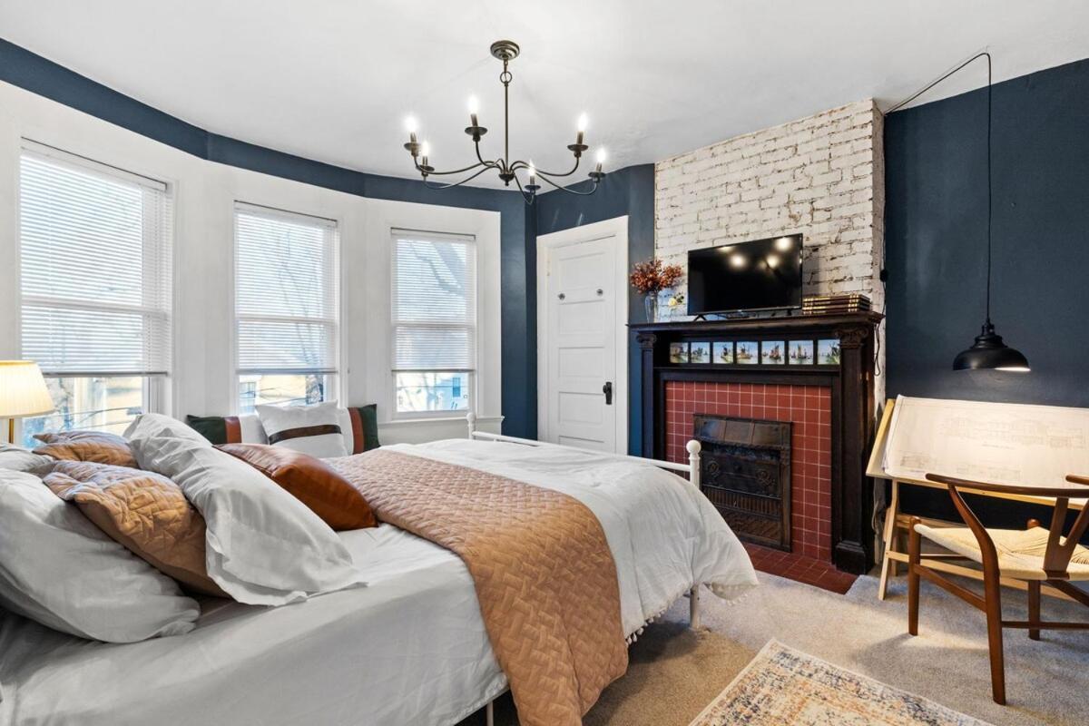 Holiday home Ideal For Big Groups And Family Retreats! Sleeps 17 Pittsburgh